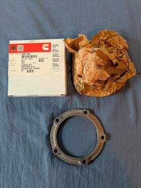 3941786 Cummins New Oem Front Cover Crank Seal Carrier C8.3 8.3c 6c Isc Isl