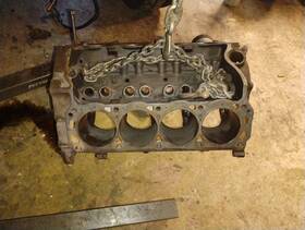 29e7te Ford 302 Block With Crankshaft