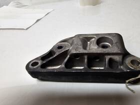 22692548 General Motors 05-09 Chevy Equinox Pontiac Torrent 3.4l Lnj Engine Bracket