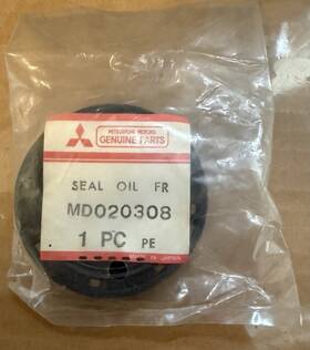 Md020308 Mitsubishi Genuine Oem Front Crankshaft Oil Seal