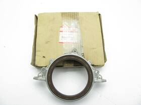 Md125544 Mitsubishi Oem Rear Crankshaft Oil Seal With Retainer