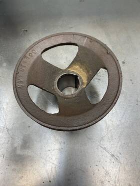 557742 Oldsmobile 1949 50 51 52 53 303 Crankshaft Pulley