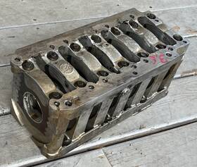 996.101.007.08 Porsche 99610100708 Crankshaft Carrier Case Damaged 05 06 07 08 911 Carrera 3.6l 3.8l