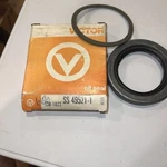 1946 -52 Chrysler Cyl. Victor 63084 , Oil Sea = National 6186. Fixed Price $29.95.