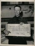 1940 Press Photo Ray Brown & Abc Score Card With 742 In Detroit Mi. Fixed Price $24.99.